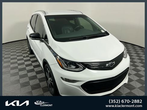 Used 2020 Chevrolet Bolt Premier w/ Infotainment Package FWD image 1