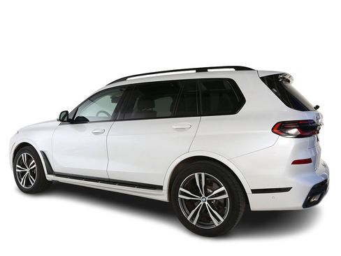 Used 2024 BMW X7 xDrive40i w/ Executive Package AWD/4WD image 11