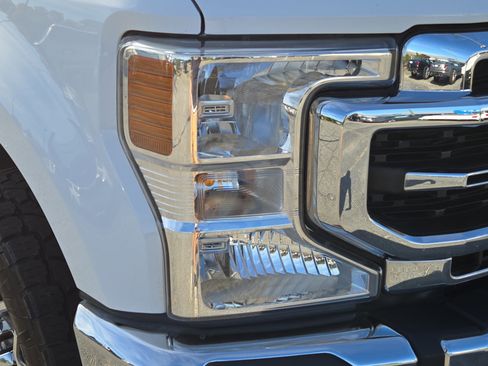 Used 2022 Ford F350 Lariat w/ Lariat Ultimate Package image 5