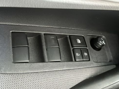 Used 2024 Toyota Corolla LE FWD image 17
