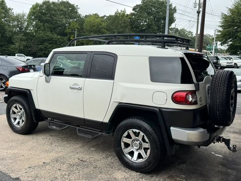 Used 2014 Toyota FJ Cruiser 4WD w/ Upgrade Package image 5
