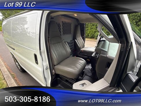 Used 2019 Chevrolet Express 3500 w/ Driver Convenience Package image 8