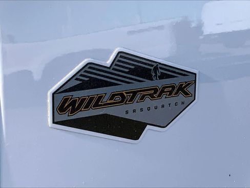 Certified 2022 Ford Bronco Wildtrak image 9