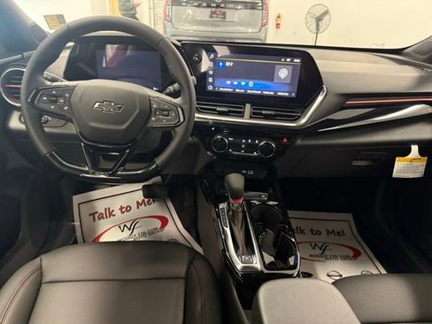 New 2026 Chevrolet Trax RS w/ Sunroof Package image 18