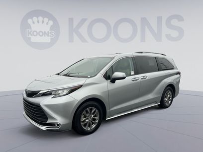 Used 2023 Toyota Sienna XLE