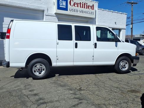 Used 2024 GMC Savana 2500 w/ Driver Convenience Package image 7