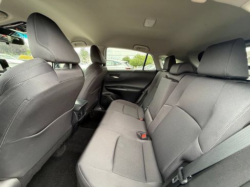 Used 2024 Toyota Venza LE AWD/4WD image 18