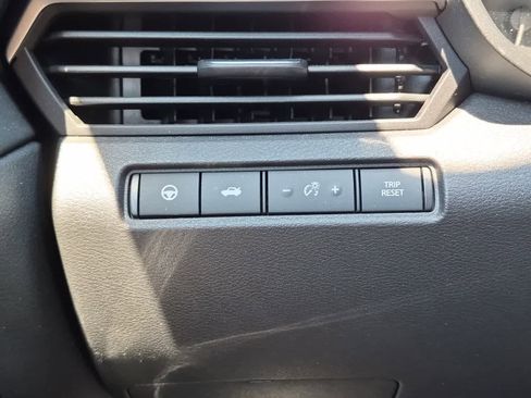 Used 2023 Nissan Altima 2.5 SV w/ SV Premium Package FWD image 19