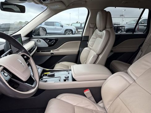 Used 2023 Lincoln Aviator Reserve w/ Equipment Group 201A image 26