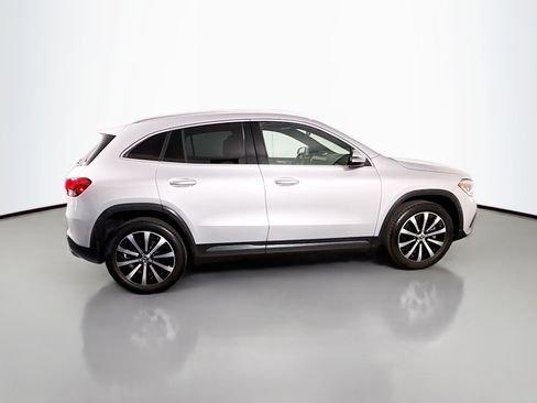 Used 2023 Mercedes-Benz GLA 250 4MATIC w/ Premium Package image 11