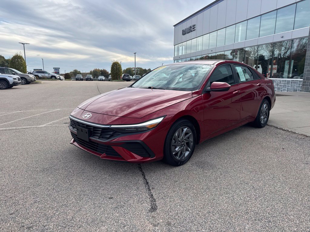 Used 2024 Hyundai Elantra SEL FWD image 4