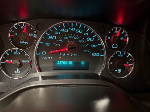 Used 2025 Chevrolet Express 3500 LT w/ LT Preferred Equipment Group RWD image 17