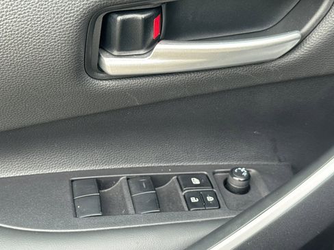 Certified 2025 Toyota Corolla SE image 15