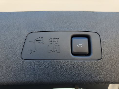 New 2025 Lincoln Corsair Reserve w/ Equipment Group 202A image 31