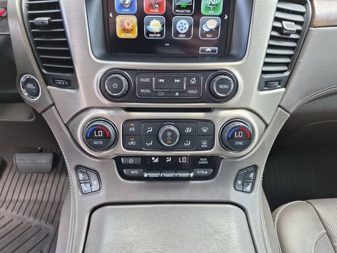 Used 2019 GMC Yukon XL Denali w/ Denali Ultimate Package AWD/4WD image 29