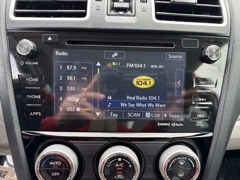 Used 2018 Subaru Forester 2.5i Premium AWD/4WD image 31