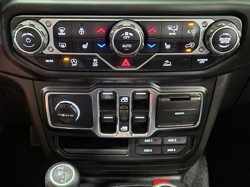 Used 2022 Jeep Wrangler Unlimited Sport AWD/4WD image 36