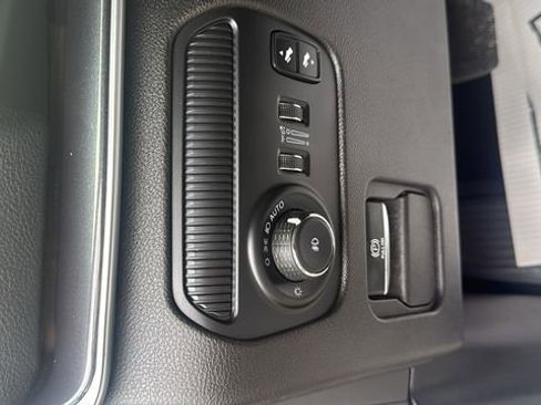 Used 2024 Jeep Wagoneer 4WD image 15