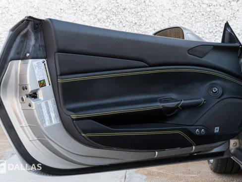 Used 2019 Ferrari 488 Spider image 21