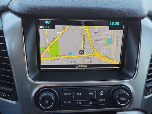 Used 2020 Chevrolet Suburban Premier w/ Premier Plus Edition image 19