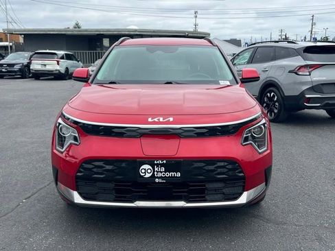 Certified 2025 Kia Niro Wind w/ Wind Preserve Package FWD image 4