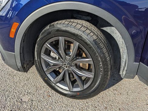 Certified 2023 Volkswagen Tiguan SE image 33