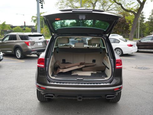 Used 2015 Volkswagen Touareg Executive AWD/4WD image 5