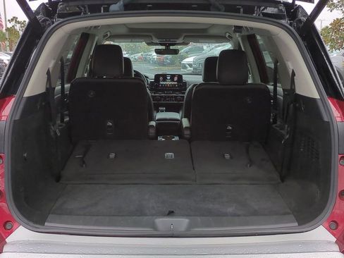 Used 2024 Nissan Pathfinder Platinum image 14