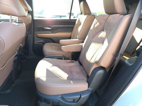 Used 2026 Toyota Grand Highlander AWD Hybrid image 13