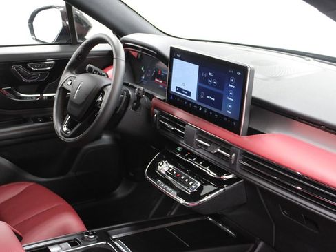 New 2026 Lincoln Corsair Reserve w/ Jet Appearance Package image 30