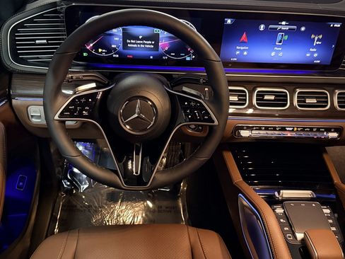 New 2026 Mercedes-Benz GLS 450 4MATIC image 13