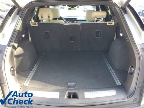 Used 2017 Cadillac XT5 Luxury w/ Driver Awareness Package FWD image 10