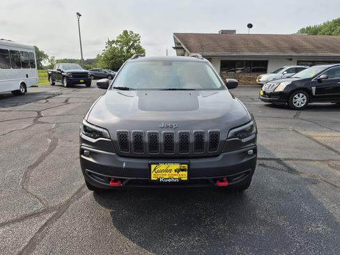 Used 2020 Jeep Cherokee Trailhawk AWD/4WD image 3