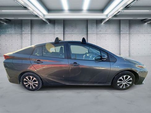 Used 2021 Toyota Prius Prime XLE image 5