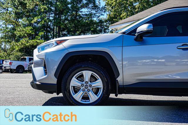 Used 2020 Toyota RAV4 XLE w/ Convenience Package FWD image 15