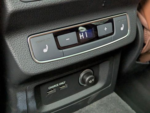 Used 2022 Audi Q5 e Prestige w/ Prestige Package image 28