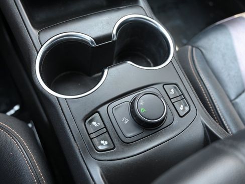 Used 2019 GMC Terrain SLT w/ Preferred Package FWD image 25