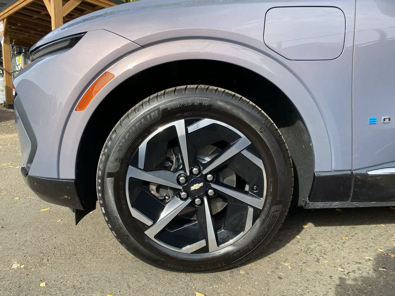 Used 2024 Chevrolet Equinox EV LT AWD/4WD image 11