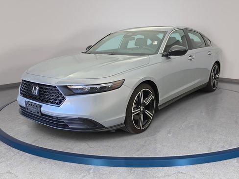 Used 2023 Honda Accord Sport image 1