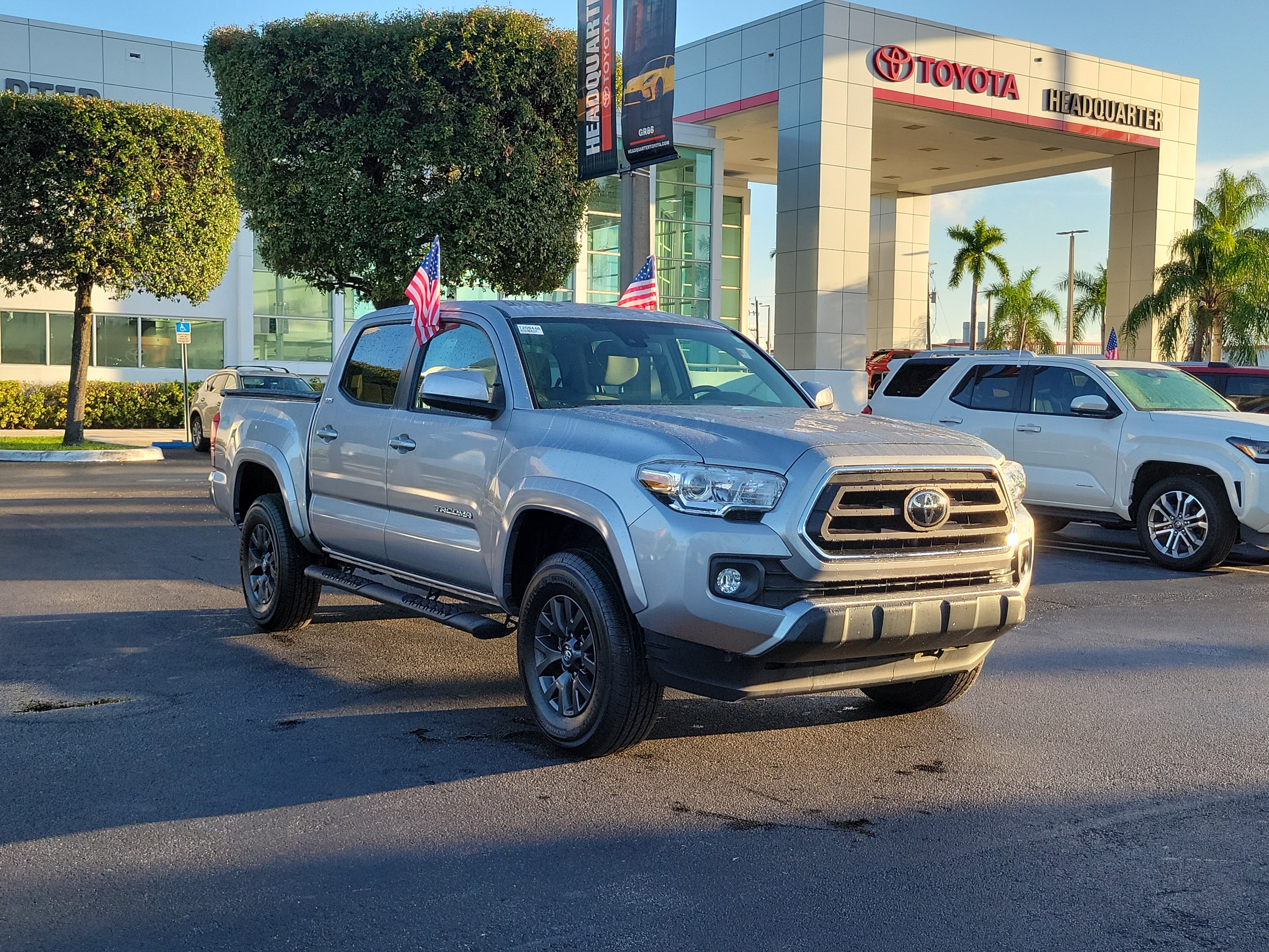 Used 2021 Toyota Tacoma SR5 RWD image 2