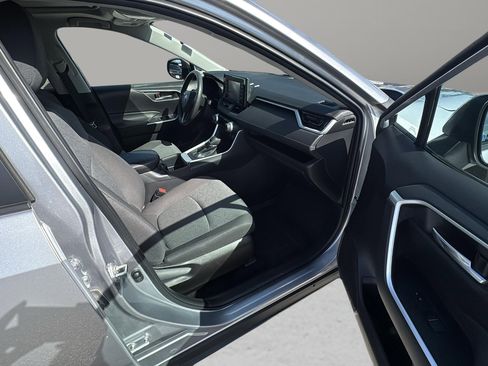 Used 2022 Toyota RAV4 XLE w/ Convenience Package image 18