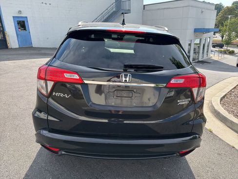 Used 2019 Honda HR-V Touring image 10