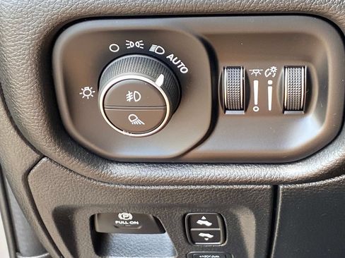Used 2025 RAM 1500 Laramie w/ Sport Appearance Package AWD/4WD image 24