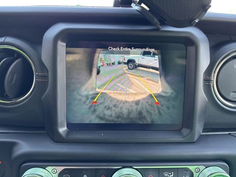 Used 2021 Jeep Wrangler Unlimited Sahara image 61