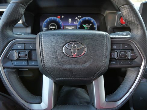 Certified 2025 Toyota 4Runner TRD Off-Road image 26