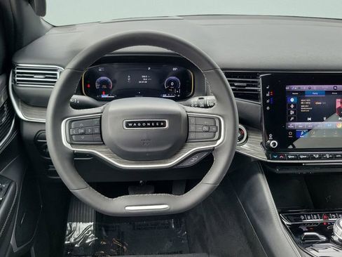 Used 2022 Jeep Wagoneer Series III AWD/4WD image 12