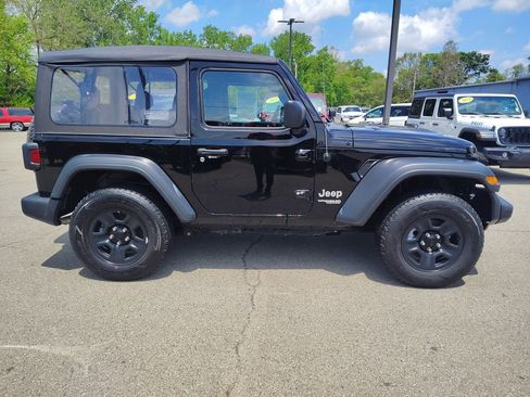 Used 2018 Jeep Wrangler Sport AWD/4WD image 9