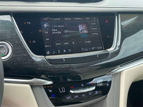 Used 2023 Cadillac XT6 Premium Luxury image 35