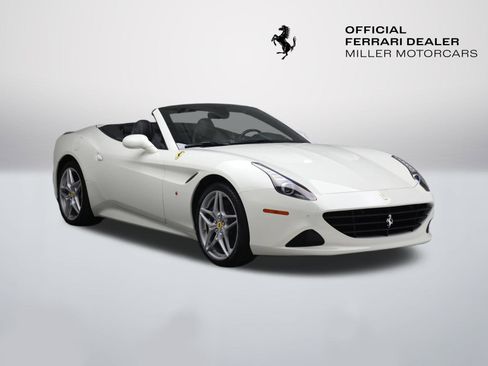 Certified 2017 Ferrari California T image 12