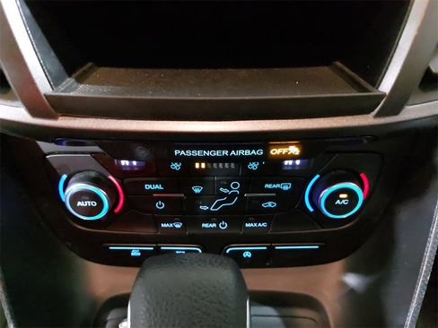 Used 2021 Ford Transit Connect XL image 21